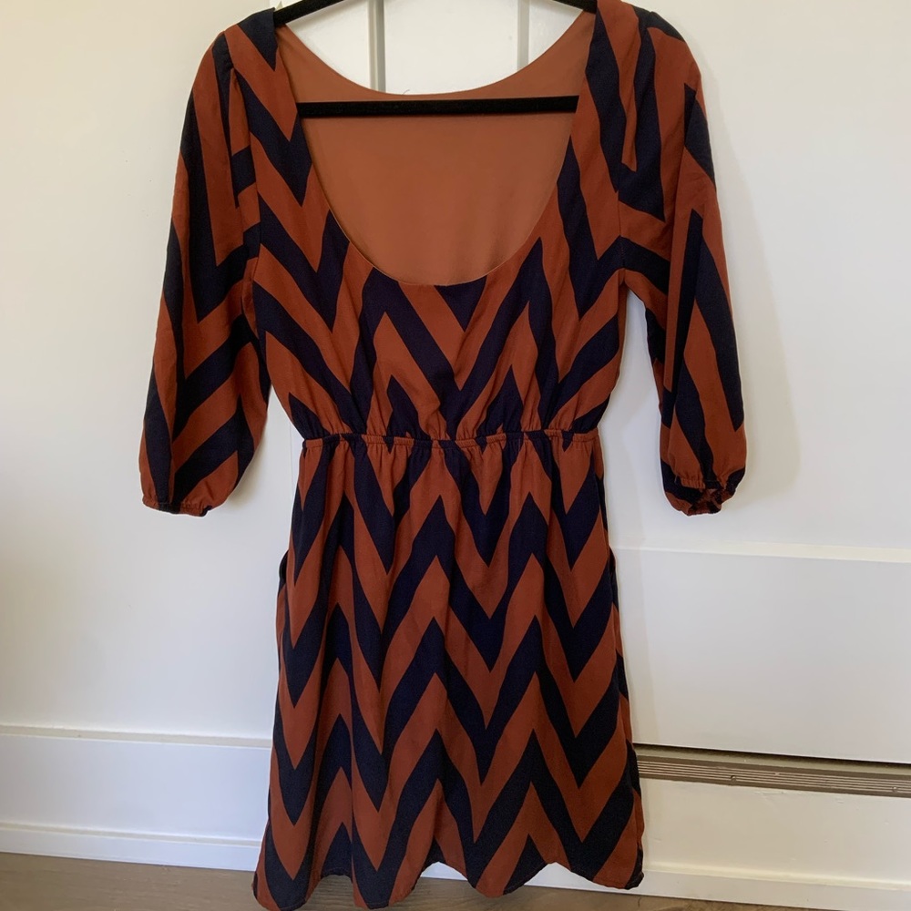 Jagged Pattern Dress - Picture 2 of 2